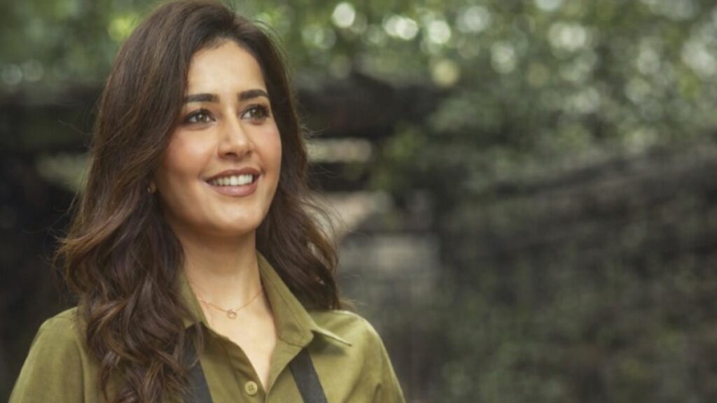 Raashi Khanna look in Ustaad Bhagat Singh movie still